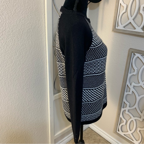 Talbots sweater four knit design on front and back - Picture 4 of 8